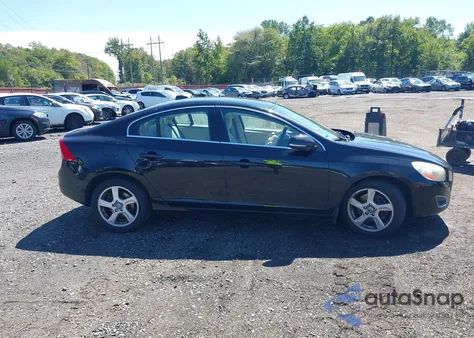 2012 Volvo S60 T5 z USA, uszkodzony, nr VIN YV1622FS2C2118191